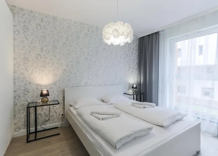 Blisko Starego Miasta Z Widokiem Na Marine