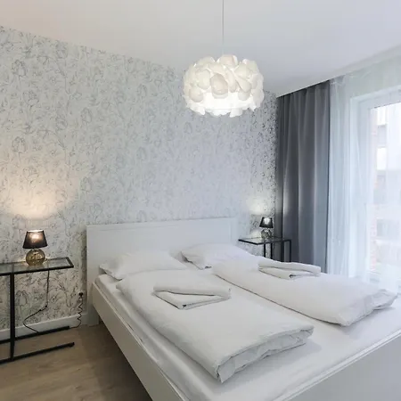 Blisko Starego Miasta Z Widokiem Na Marine